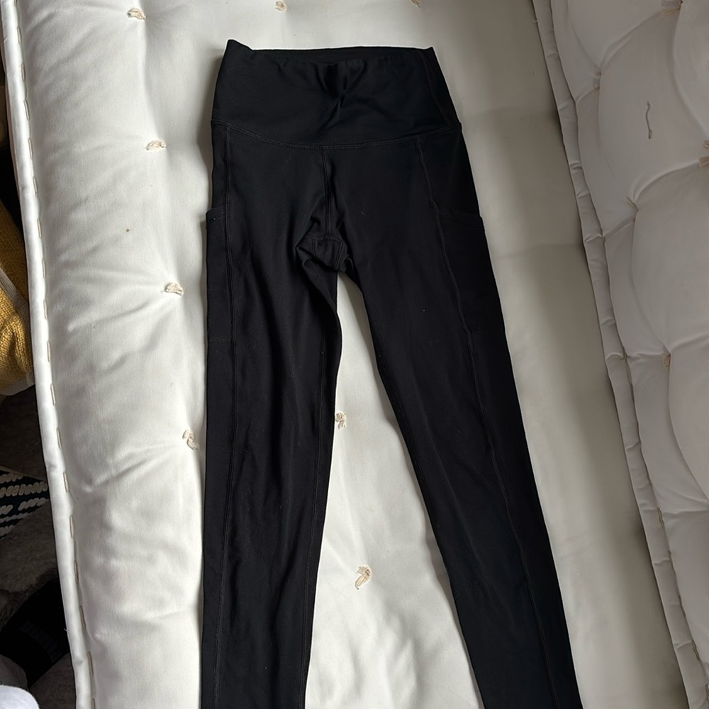 Black aerie leggings with pockets